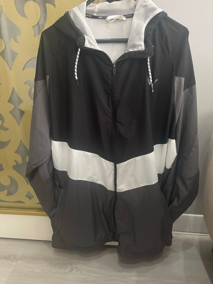 Gri Puma Kapüşonlu Erkek Yağmurluk - Görsel 4