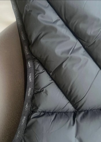 Siyah Kapüşonlu Şişme Yelek - Görsel 3