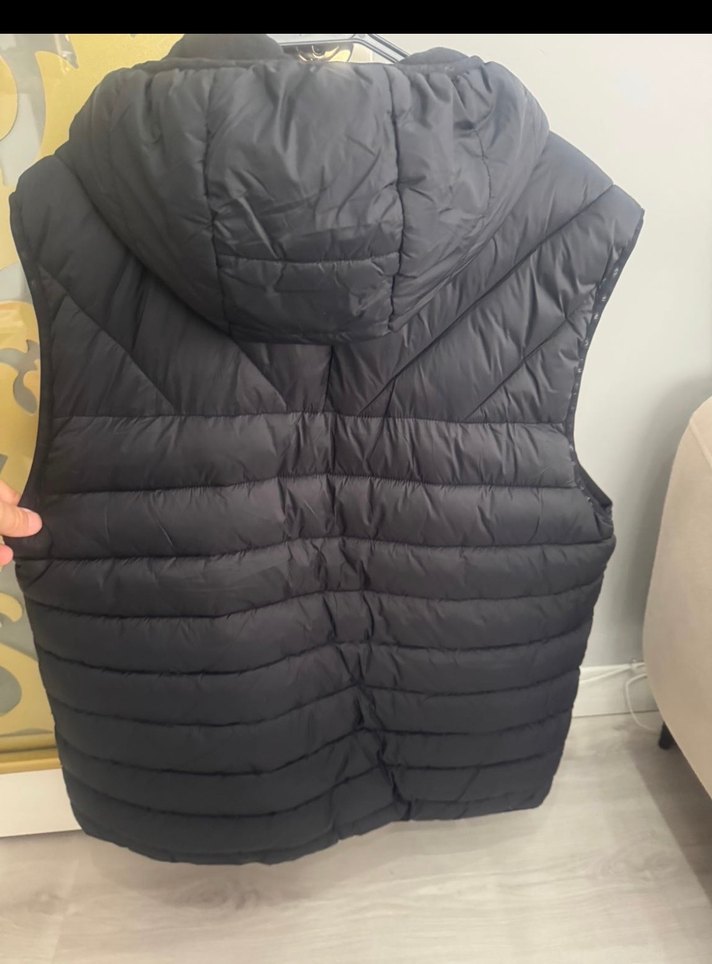 Siyah Kapüşonlu Şişme Yelek - Görsel 2