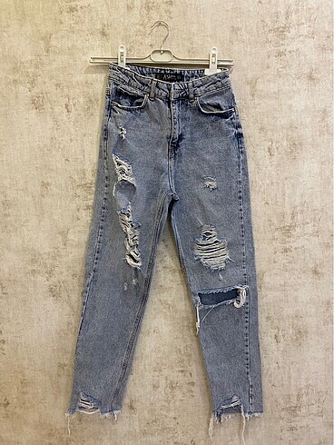 Yırtmaçlı jean
