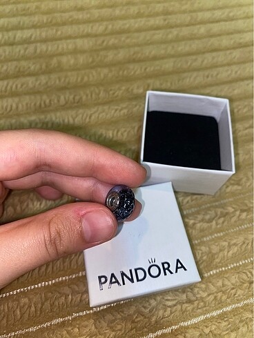 Pandora pandora charm