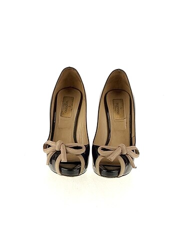 36,5 Beden Valentino Stiletto %70 İndirimli.