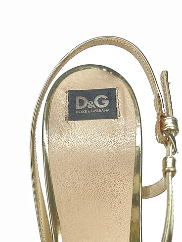 37 Beden altın Renk Dolce & Gabbana Sandalet %70 İndirimli.