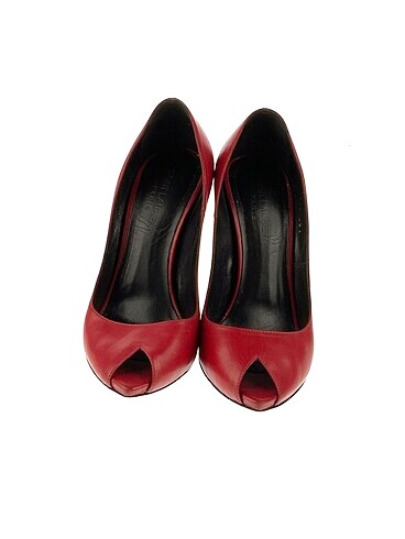 36,5 Beden Yves Saint Laurent Stiletto %70 İndirimli.