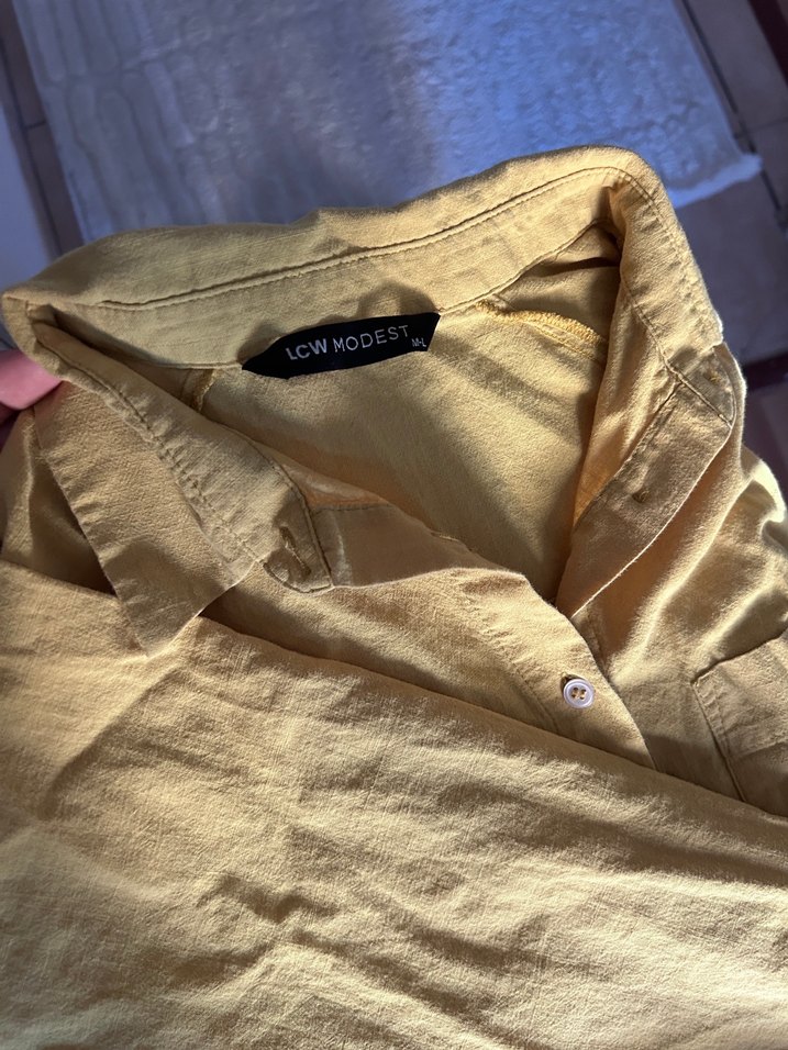 Sarı Düğmeli Keten Kadın Gömlek - Görsel 3