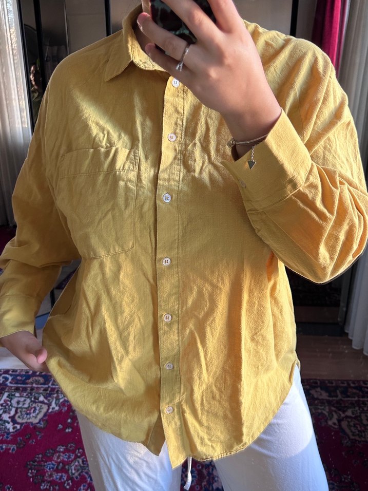 Sarı Düğmeli Keten Kadın Gömlek - Görsel 2