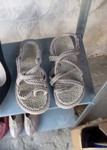 Bej Bohem Tarzı Dolgulu Topuklu Kadın Sandalet