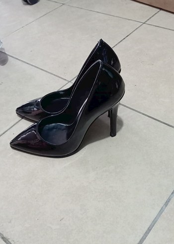 Parlak Siyah Stiletto Topuklu Kadın Ayakkabı - Görsel 2