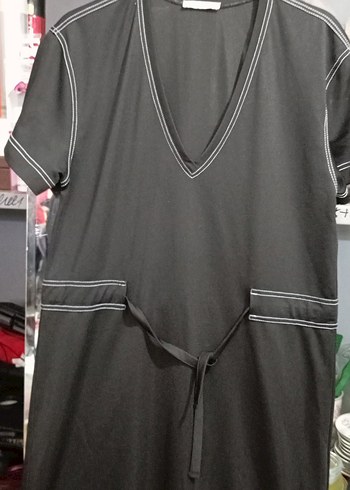 V Yaka Siyah Uzun Rahat Elbise - Görsel 2