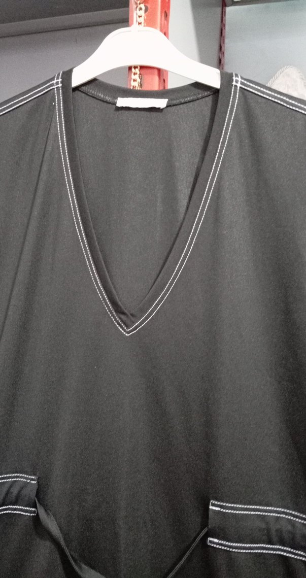 V Yaka Siyah Uzun Rahat Elbise - Görsel 3