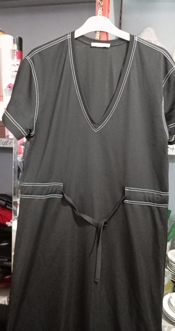 V Yaka Siyah Uzun Rahat Elbise - Görsel 2