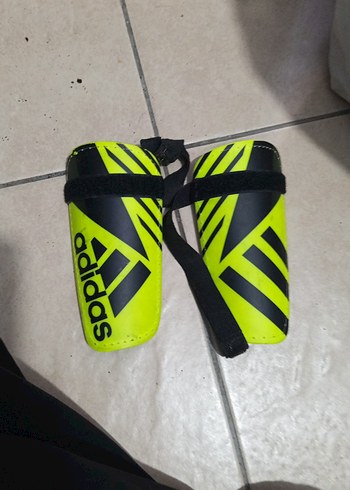 Erkek Çocuk Renkli Adidas Plastik Kaval Koruyucu