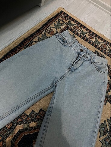 mom jean