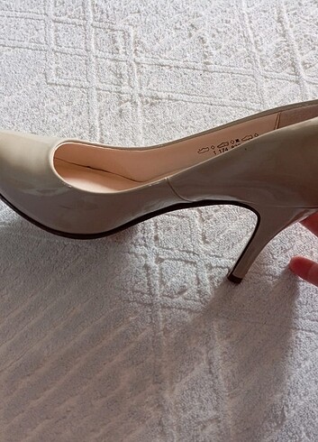 37 Beden Stiletto 