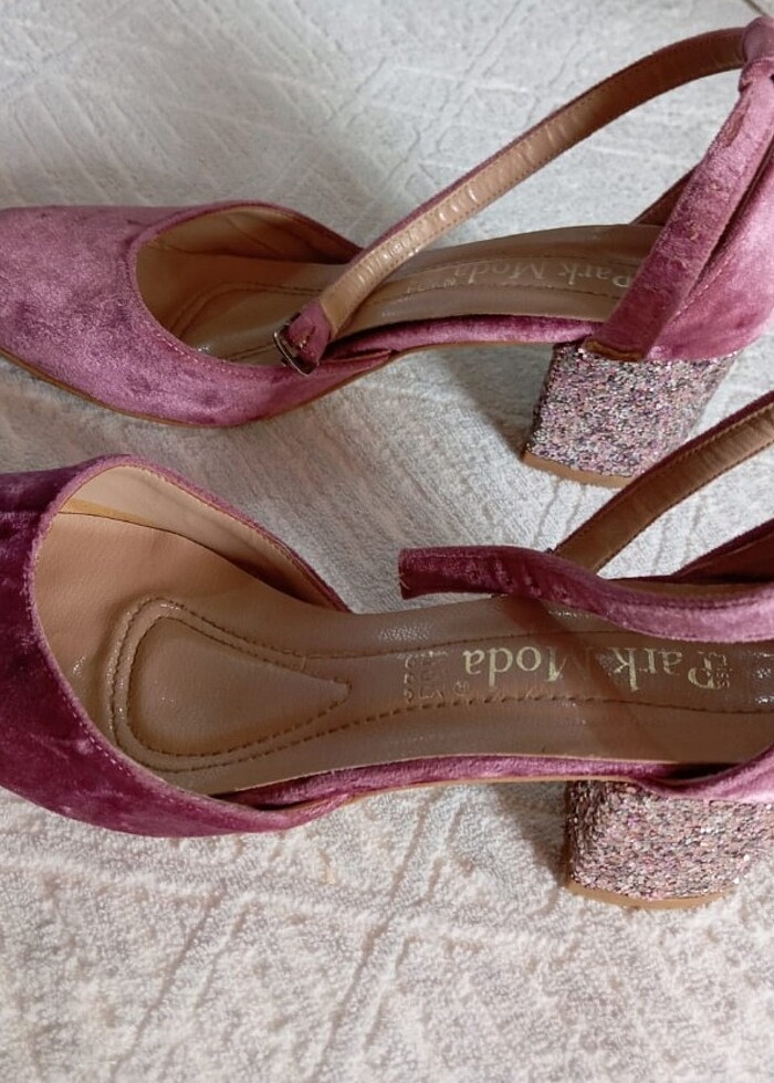 Pembe topuklu  - Görsel 4