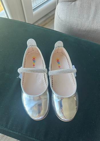 Kız Çocuk Parlak Altın Tokalı Babet - Görsel 4