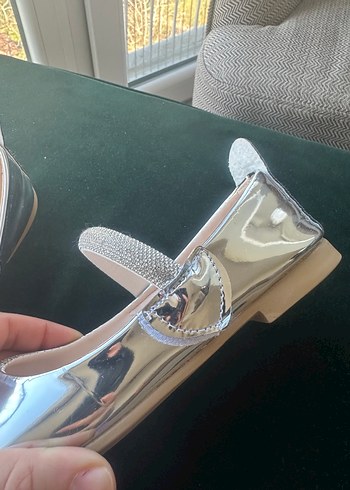 Kız Çocuk Parlak Altın Tokalı Babet - Görsel 3