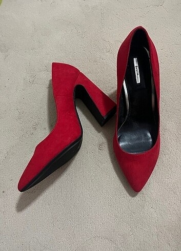 Bershka Kırmızı süet ayakkabı 