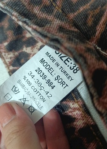 m Beden Kadın Kahverengi Leopar Desenli kot şort