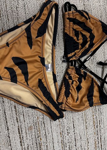 ETİKETLİ ÜRÜN KORUMA BANTLI BİKİNİ - Görsel 2