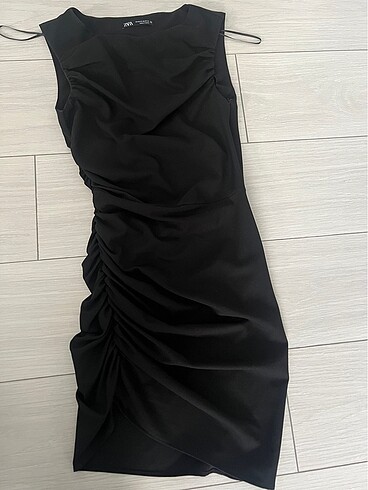 xs Beden Zara siyah elbise
