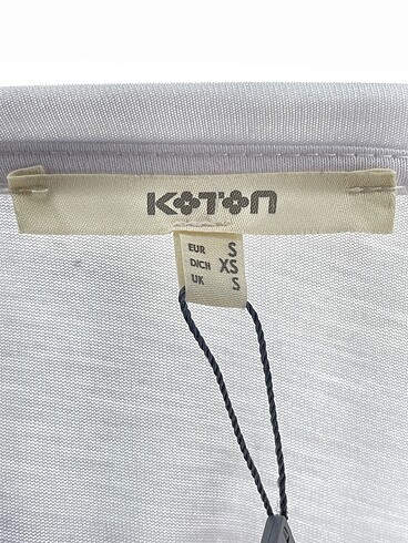 s Beden beyaz Renk Koton T-shirt %70 İndirimli.