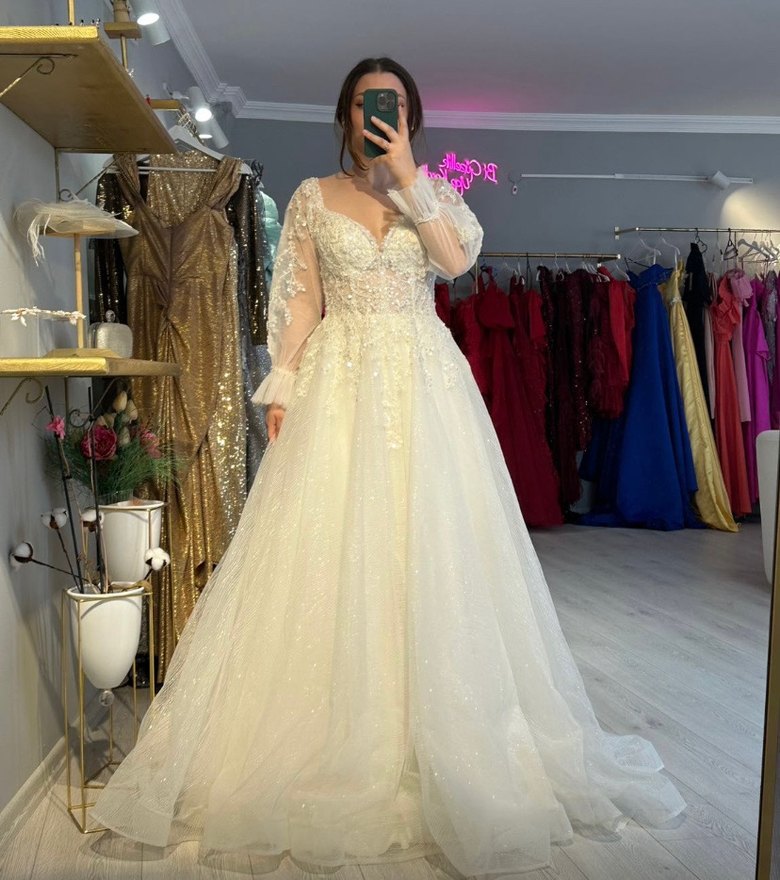 Uzun Kollu Beyaz V Yaka A Kesim Gelinlik - Görsel 3