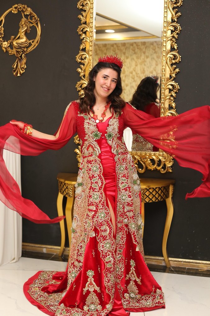 Uzun Kollu Kırmızı Straplez Hint Kına Elbisesi - Görsel 3