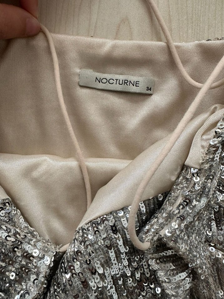 Parlak Altın İşlemeli Straplez Abiye - Görsel 4