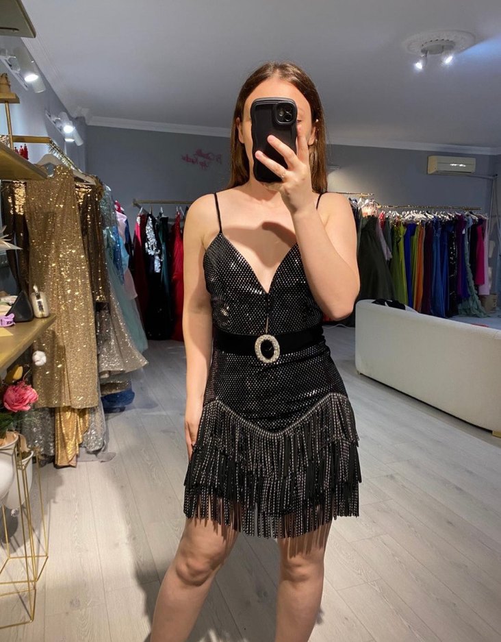 V Yaka Kemerli Siyah Mini Abiye Elbise - Görsel 3