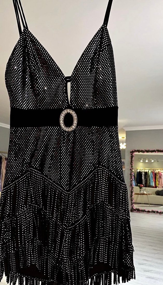 V Yaka Kemerli Siyah Mini Abiye Elbise - Görsel 4