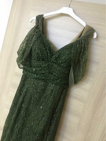 m Beden Gece elbisesi Zümrüt yeşili uzun balık model hafif kuyruklu