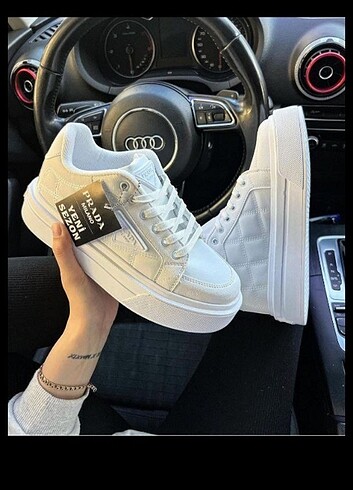 Prada Prada milano kadin