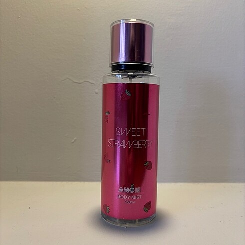 Sweet Strawberry Angie body mist