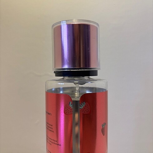  Beden Sweet Strawberry Angie body mist