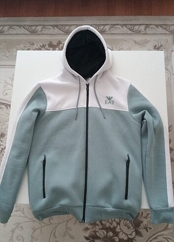 EA7 HIRKA