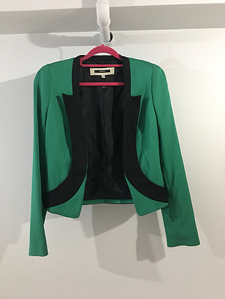 36 Beden yeşil Renk İpekyol cok özel bir ceket hiç kullanılmadı 