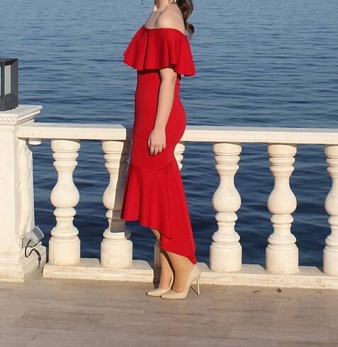 Kırmızı Elbise