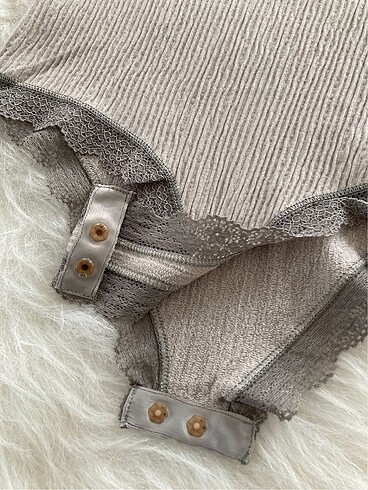 m Beden Urban Outfitters Bodysuit