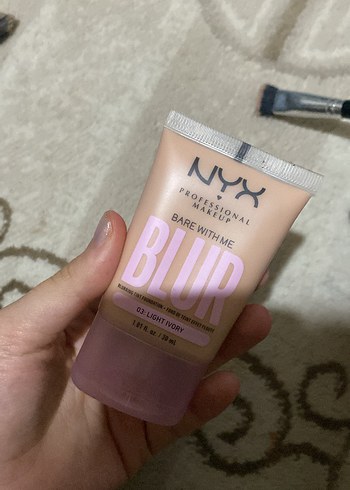 NYX Bare With Me Blur BB Krem 03 Light Ivory - Görsel 2