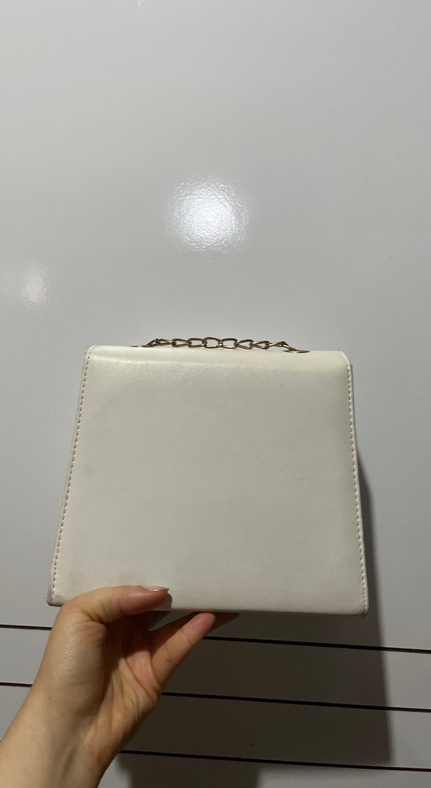 Beyaz Zincir Detaylı Deri Kadın Çanta - Görsel 2