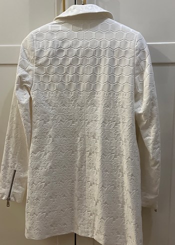 Beyaz İşlemeli Midi Kadın Kaban - Görsel 4