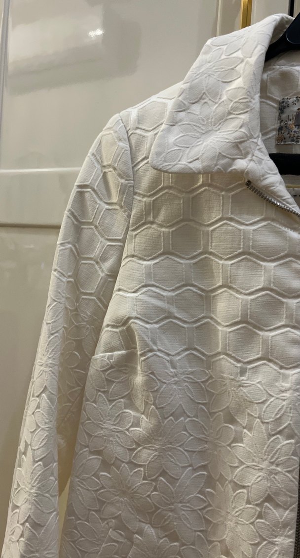 Beyaz İşlemeli Midi Kadın Kaban - Görsel 2