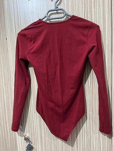 Trendyol & Milla V yaka çıtçıtlı bluz