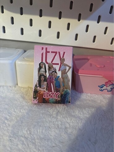 İtzy hologramlı 55li pc seti