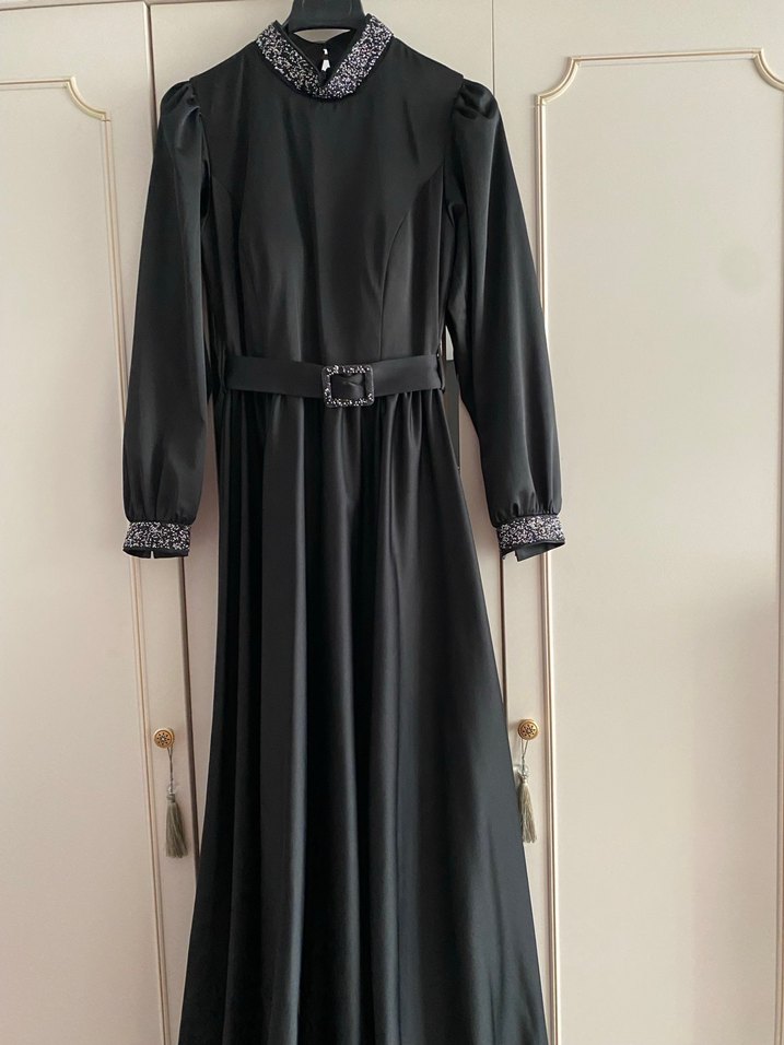 Kemerli Siyah Uzun Kollu Uzun abiye - Görsel 2