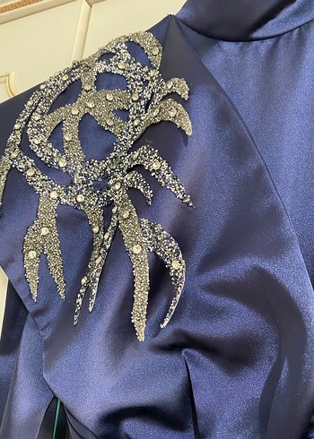 Lacivert Uzun Kollu Nakışlı Abiye Elbise - Görsel 3