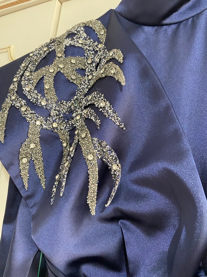 Lacivert Uzun Kollu Nakışlı Abiye Elbise - Görsel 3