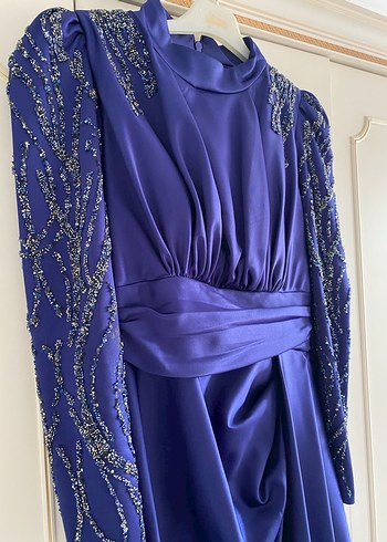 Uzun Kollu Drapeli Parlak Mor Abiye Elbise - Görsel 3