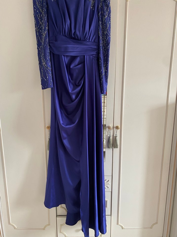 Uzun Kollu Drapeli Parlak Mor Abiye Elbise - Görsel 2